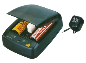 CARGADOR DE PILAS UNIVERSAL AA-AAA-C-D-9 V CAR/4AA